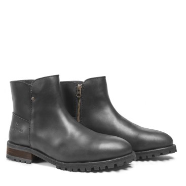 Juno steel-toe Meti Boot in raven