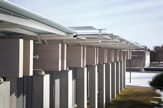 Roof detail on the south canopy, with a view east to the Kahn building beyond.