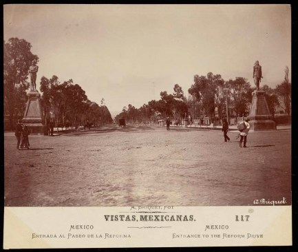 A print by Abel Briquet titled "Entrada al Paseo de la Reforma," or the entrance of Paseo de la Reforma, which is a wide avenue that runs diagonally across Mexico City. Designed by Ferdinand von Rosenzweig in the 1860s, it was modeled after the massive European boulevards similar to those in Veinna and Paris.