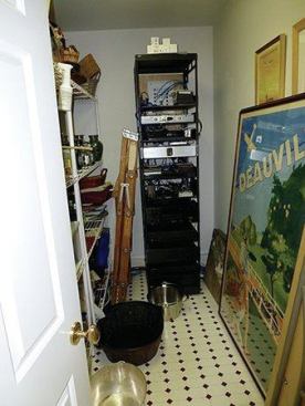 The existing storage room was next to the kitchen and adjacent to the mechanical room – the perfect spot for a cold environment.