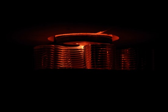 A four-petal glass module is printed inside the G3DP2 annealing kiln.