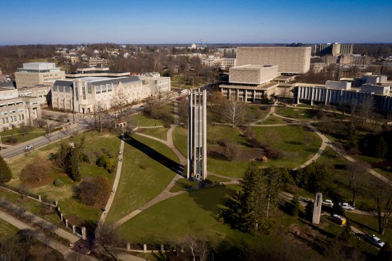 The tower is composed of radial steel hubs braced by six Indiana limestone piers from Evans Limestone Co. and six precast fins fabricated by Precast Specialties. 