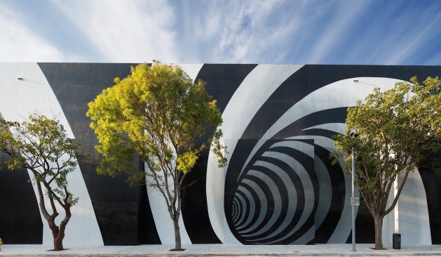 The walking tour around the Miami Design District features a world-class collection of public art and murals by renowned and award-winning artists and architects.