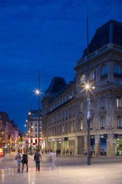 Place de la République in Paris is primarily a pedestrian area.