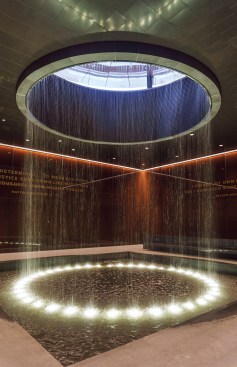 The oculus-lit Contemplative Court