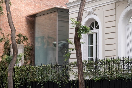 An exhibition pavilion, built alongside the villa, houses some of Foster’s most impressive toys