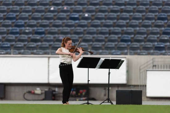 The violinist at the Commerzbank Arena