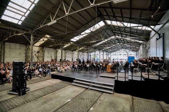 Mozart at the VGF railcar depot hall
