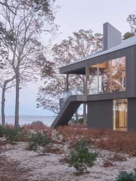 Osprey House on Shelter Island, N.Y., by Desai Chia Architecture. Photo by Jake Balston.