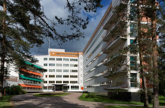 View to the entrance of Paimio
