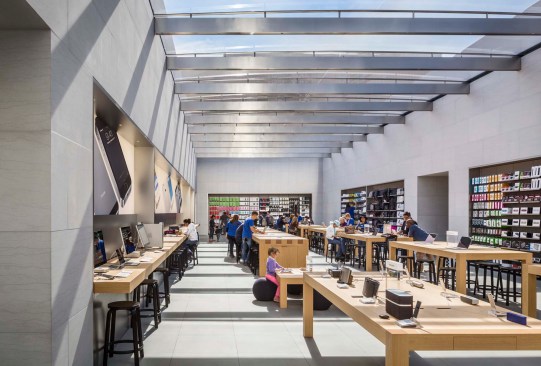Apple Store Stanford, Location: Stanford CA, Architect: Bohlin Cywinski Jackson