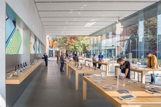 Apple Store Stanford, Location: Stanford CA, Architect: Bohlin Cywinski Jackson