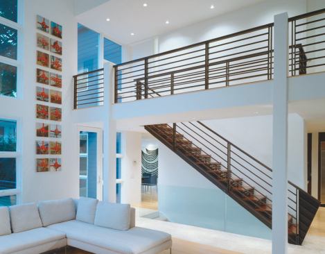 The upstairs balcony bridges the master bedroom and the children’s bedrooms.