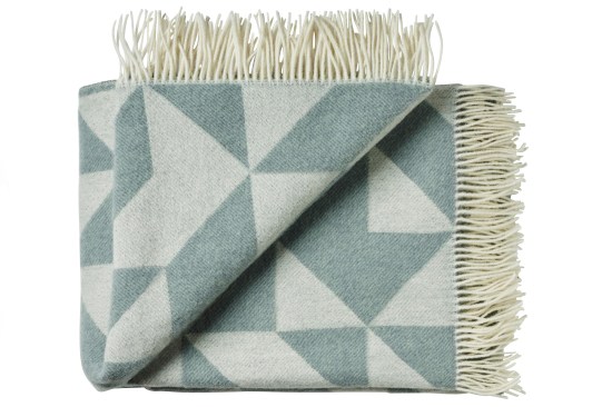 Ratzer Twist a Twill throw, in ocean green