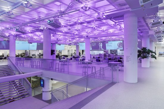 The lamps can be programmed for dynamic scenes and special events.