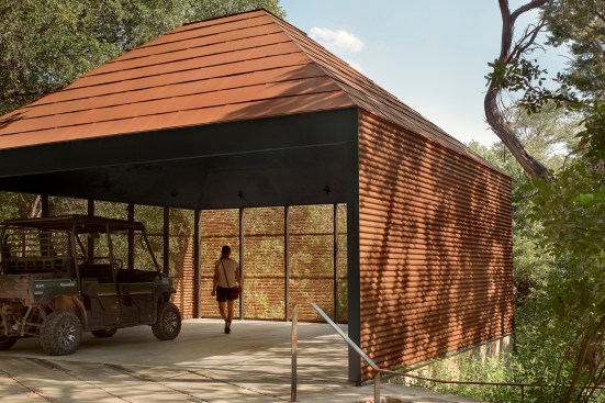 River Bend Residence. New Braunfels, Texas. Lake|Flato