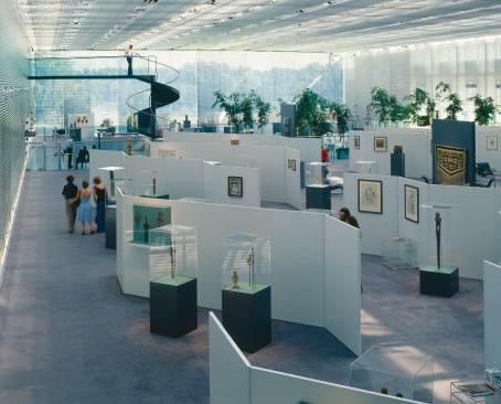 Gallery space in original center (1980)
