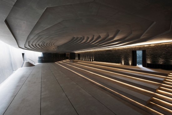 TUR, Tuerkei, Buyuk Cekmece, die Sancaklar Moschee in einem Vorort von Istanbul, Architektur von Emre Arolat Architects 2014 | TUR, Turkey, Buyuk Cekmece, the Sancaklar Mosque in a suburb of Istanbul, architecture by Emre Arolat Architects 2014