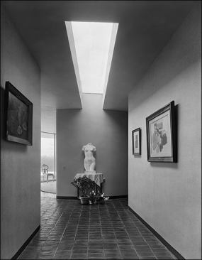 A. Conger Goodyear House, Old Westbury, N.Y.
Edward Durell Stone  Photographer: Ezra Stoller &copy; Esto Art served as a guiding principle for the design: a gallery for modern paintings functions as the house’s “spinal column,” as Stone writes in 
The Evolution of an Architect.
