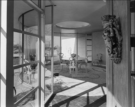 A. Conger Goodyear House, Old Westbury, N.Y.
Edward Durell Stone  Photographer: Ezra Stoller &copy; Esto The cylindrical glass-walled dining room.