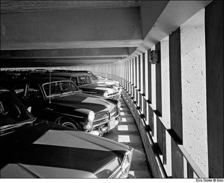 Skidmore, Owings & Merrill  Photographer: Ezra Stoller © Esto  This innovative 1965 design by Skidmore, Owings & Merrill for a Macy’s in Queens ringed the circular store with parking, so that shoppers could more directly access their department of choice.
