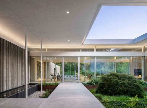 Preston Hollow Residence in Dallas, by Specht Novak. Photo by Manolo Langis.