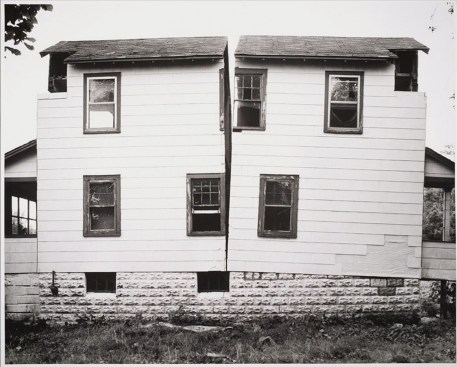 Splitting, by Matta-Clark (1974)