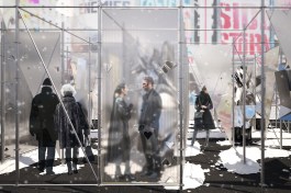 Lui and Reschke collaborated with New York–based designer Andrew Heumann on this 2017 Times Square Valentine Heart Design Competition proposal. Constructed like a scaffolding system, the team hoped to evoke movie theaters of the 1960s and 1970s that “allowed for romantic encounters in an era of necessary anonymity.”