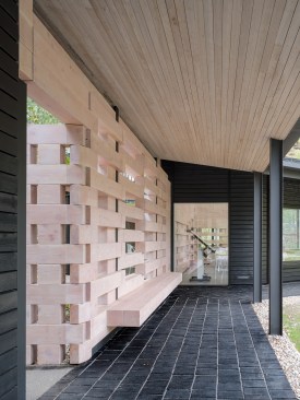 Covered walkway, Moxon Architects Quarry Studios