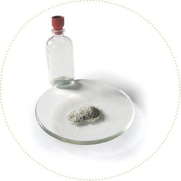 Dehydrated dissolving solution is recovered for reuse