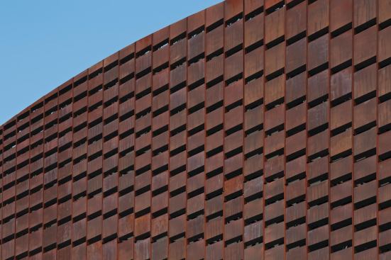 Façade detail.