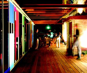 With views of the Milwaukee skyline, the new rooftop terrace is a dramatic setting for both intimate and big evening gatherings.