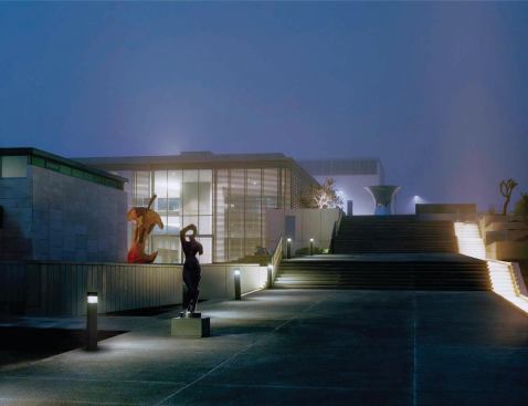 An axial campus-circulation spine was an integral part of the architects design for the Israel Museum. At grade, the path guides visitors from the campus entrance to the gallery-entrance pavilion.