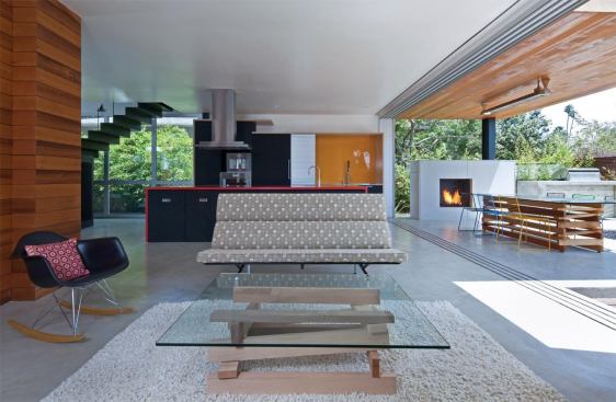 Superb-A House

Venice, Calif. 