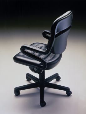 1976: Vertebra armchair