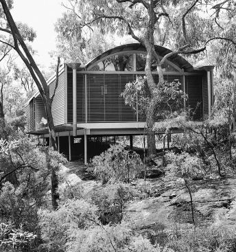 Nearly 25 years ago, Murcutt received wide acclaim for the Ball-Eastaway House (above), which floats above the land on steel columns, protected from brush fires with complete coverage from an external sprinkler system.