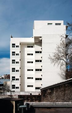  The north face of the building is strictly orthogonal in its design, and will likely be occluded by future development in the neighborhood.