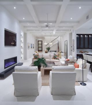 Not only does La Belle offer sightlines from inside to outside, but the open floor plan allows views side-to-side as well.