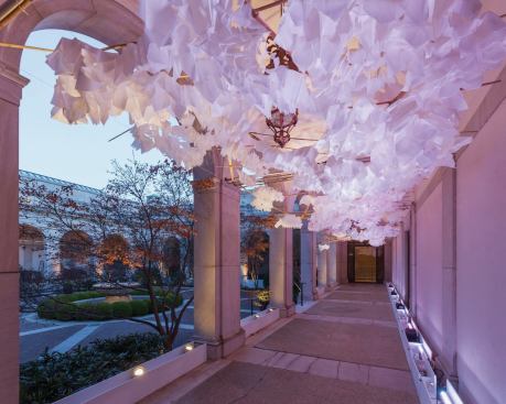 The Virginia Tech team wanted to create a highly interactive and multisensory experience. To that end, they positioned a combination of linear, color-changing LED fixtures and ultrasonic sensors along the loggia’s east wall, and a series of white LED spotlights at the base of the loggia arches. 