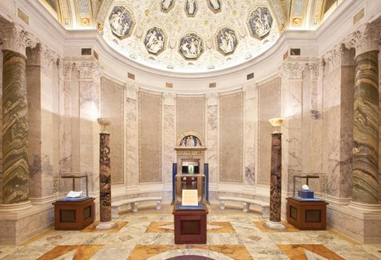 These improvements, combined with the new simulated daylight and retrofitted fixtures, allow visitors to fully appreciate the rotunda's mosaic panels and lapis lazuli columns.