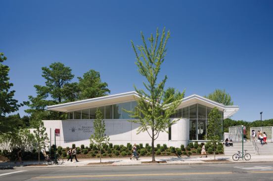 Washington Avenue façade, which the architects call the only overtly architectural face.