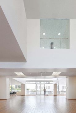 This 98,000-squarefoot project brings 101 affordable apartments for seniors to San Francisco, a few blocks away from the city's Civic Center. Natural light bathes the lobby and the small living units, 40 percent of which are handicapped accessible and all of which can be adapted as residents' needs change. 