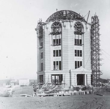 Edward Gardner Lewis built the Woman's Magazine Building in 1904 to house his magazine offices. 