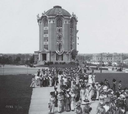 The building also served as a base for suffragettes during the American Woman's League's first national convention.