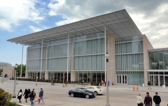 The Modern Wing's architectural palette is an assemblage of steel, light, and wood highlighted by a signature roof element—a canopy that extends beyond the building façade. ? Photo Credit: Charles G. Young, Interactive Design Architects/Courtesy The Art Institute of Chicago