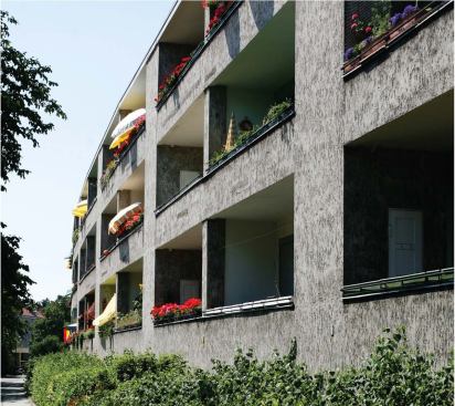 Completed in 1930, Bruno Taut's Horseshoe Estate is anchored by a large U-shaped building. The apartments had access to both private and public gardens.