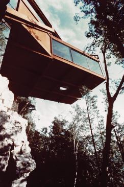 The architect was capable of design bravado, too, as Shadowcliff (1969)—a one-room studio cantilevered from a 150-foot limestone wall—aptly demonstrates.