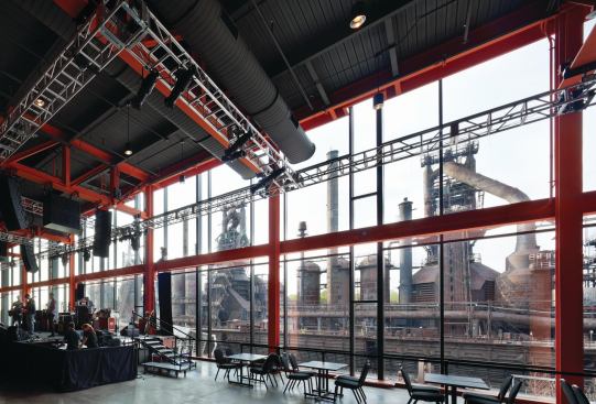 The majority of the concerts in the ArtsQuest Center take place either in the plaza outside, or in the third-floor café, which doubles as the venue's main stage.