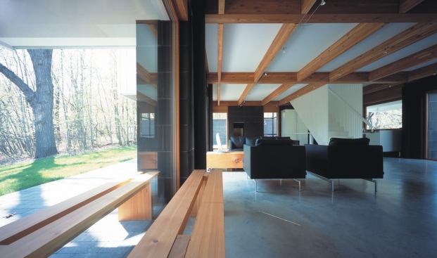 “In a way it’s a horizontal tower house,” said one of our 2008 design awards judges. “You rise above the site and experience the ephemeral quality of being above the trees.”