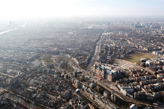 A view from far above reveals the scope of Cruz y Ortiz’s 10 years of work on the Rijksmuseum. While the main building was closed for renovation, the architects completed the Asian Pavilion, Atelier building, study building, and a temporary information center.